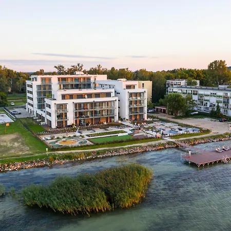 Sunset 211 アパート *